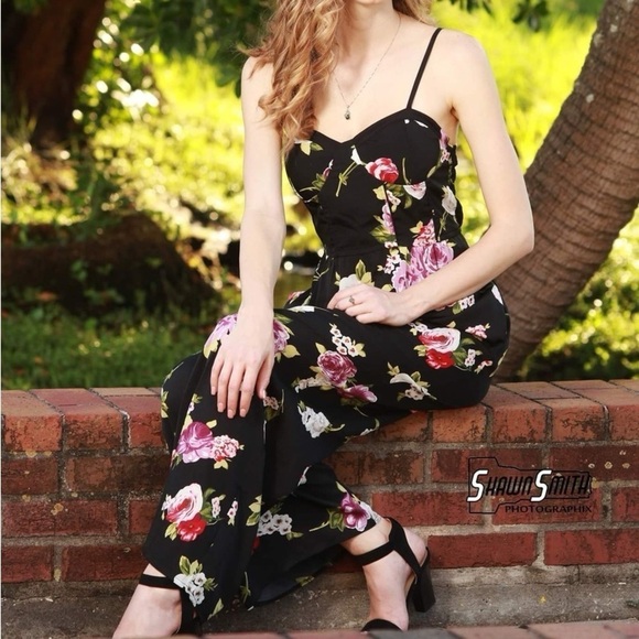 Band Of Gypsies Romper Jumpsuit Black Floral Print Sleeveless Built In Bra Sz S - Picture 3 of 9